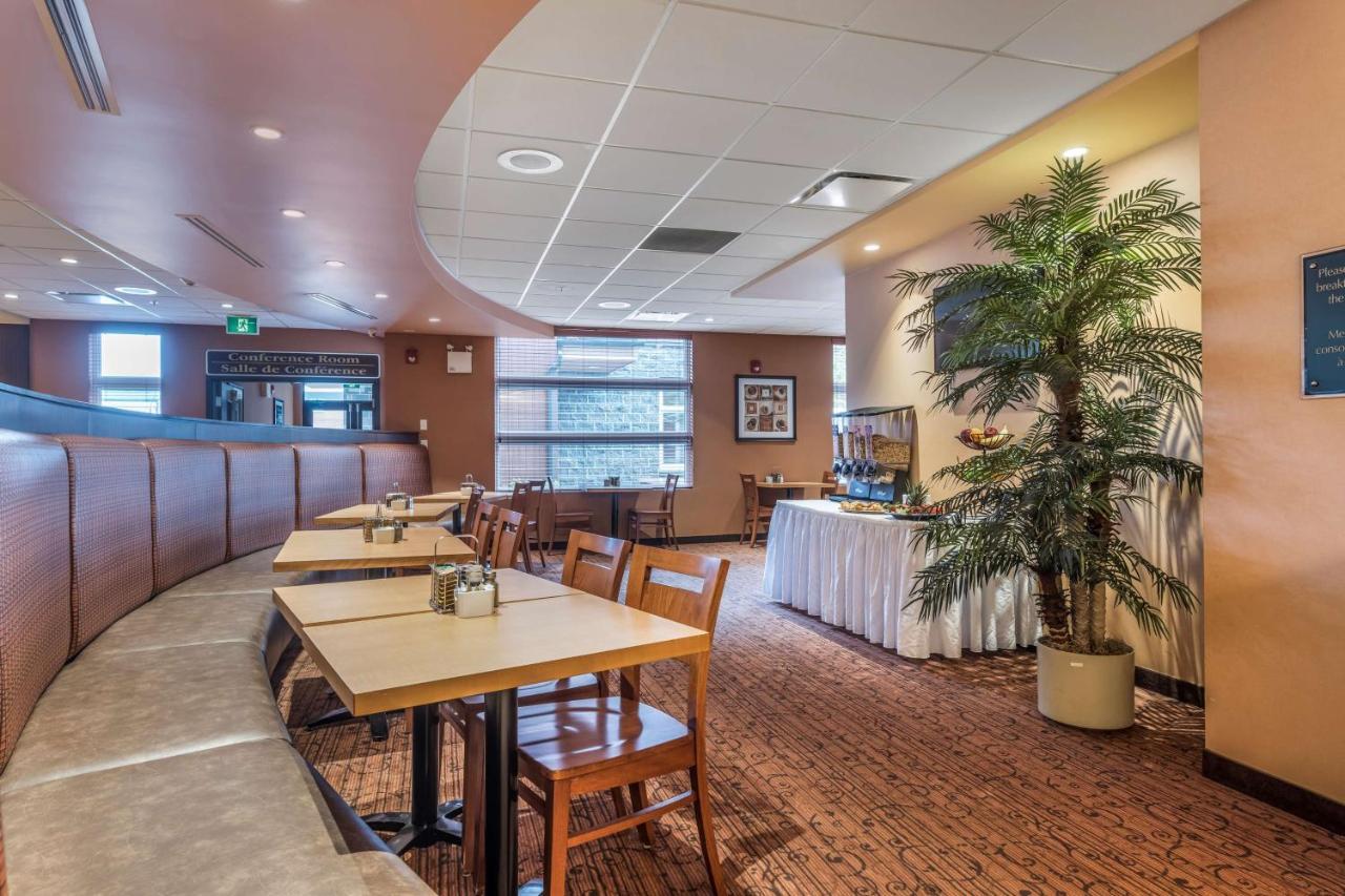 Best Western Plus, Bathurst Hotel & Suites Eksteriør billede