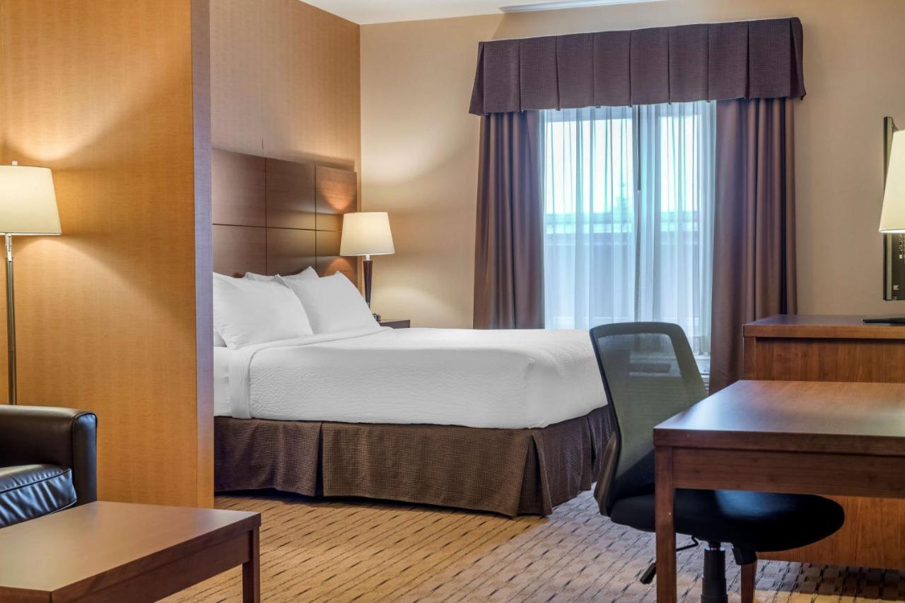 Best Western Plus, Bathurst Hotel & Suites Eksteriør billede